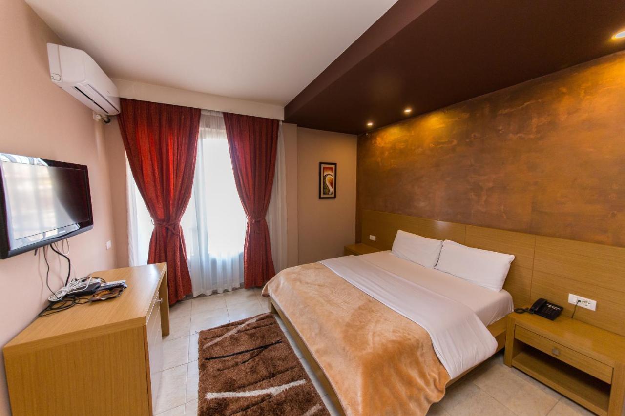 Hotel Denver Тирана Экстерьер фото