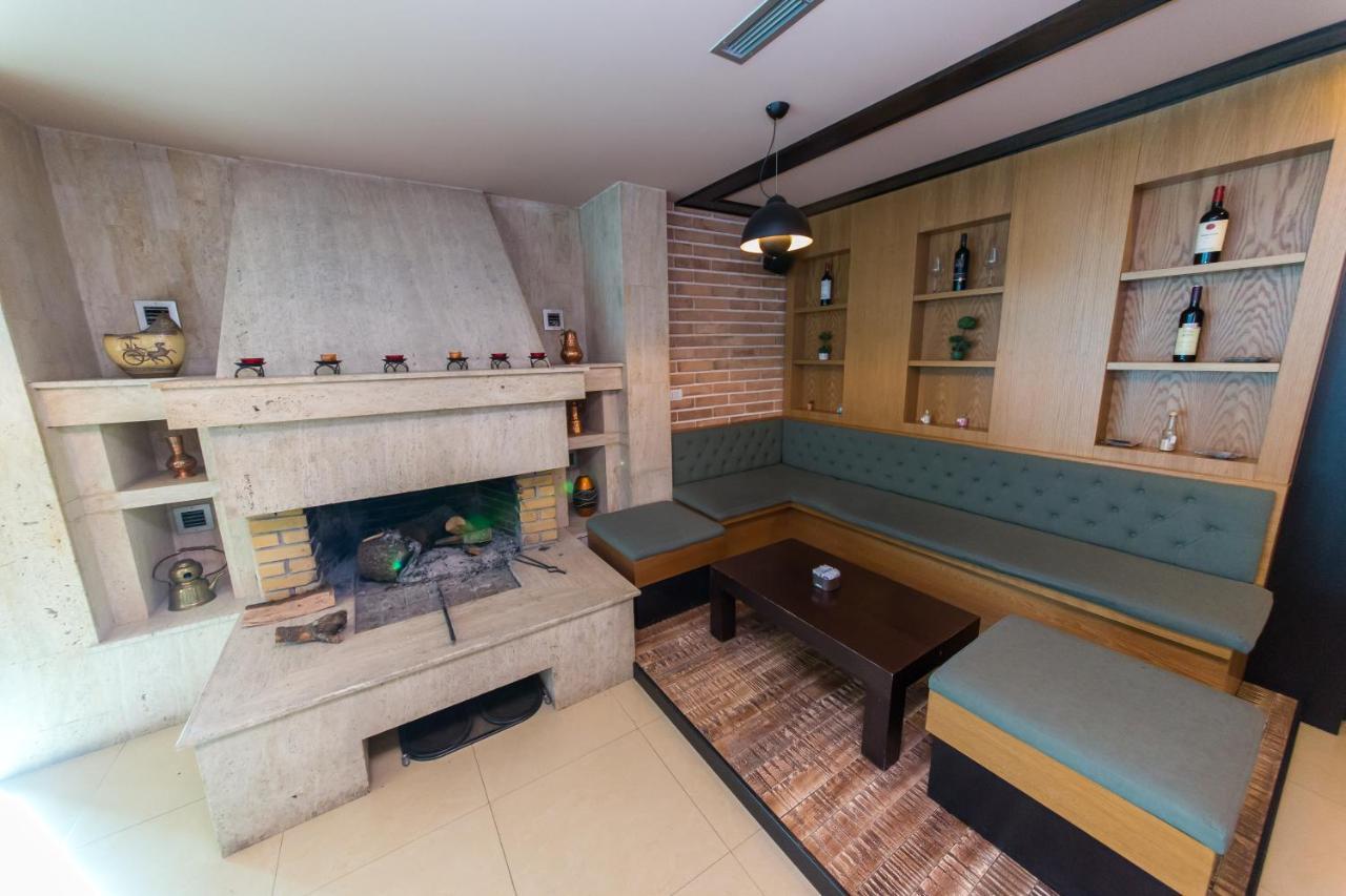 Hotel Denver Тирана Экстерьер фото