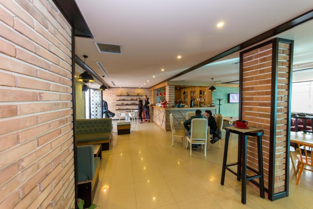 Hotel Denver Тирана Экстерьер фото