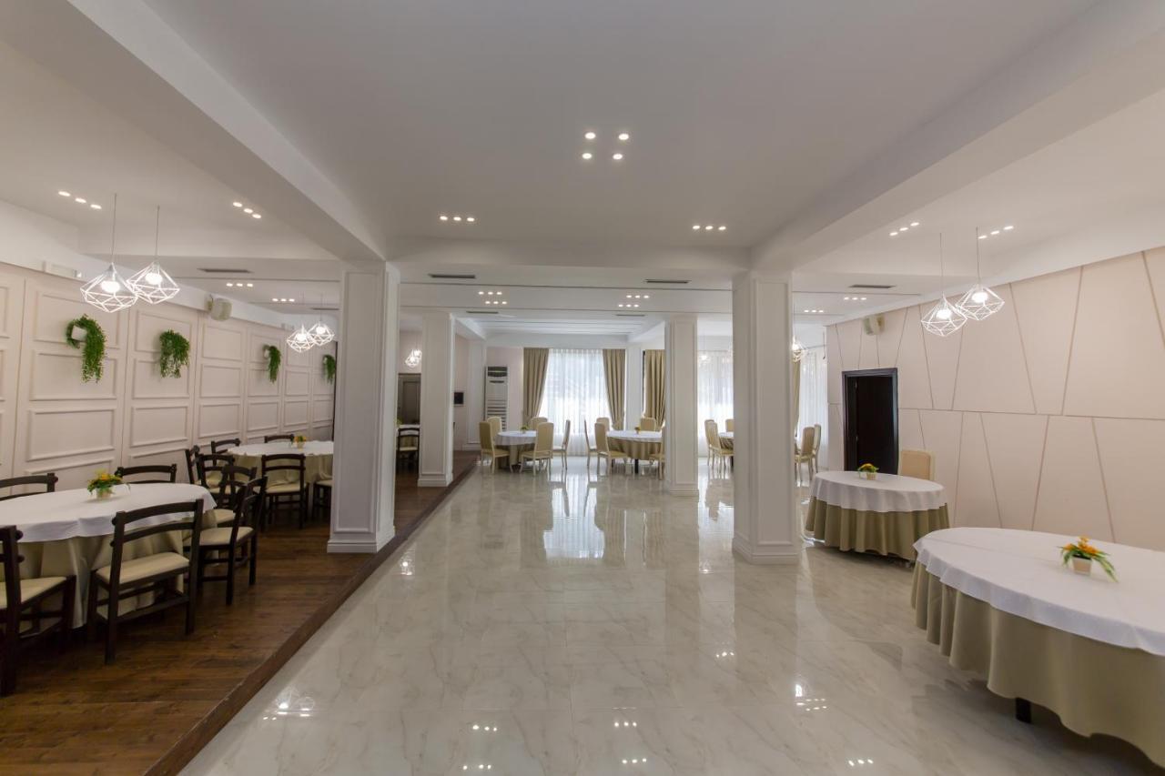 Hotel Denver Тирана Экстерьер фото
