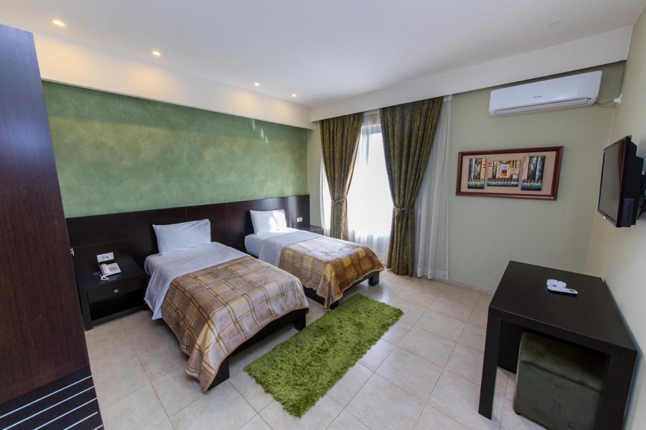 Hotel Denver Тирана Экстерьер фото